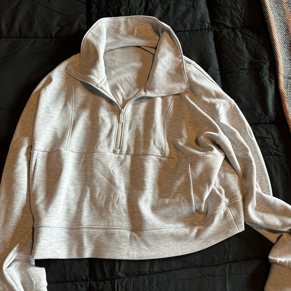 Travis Matthew cropped pull over